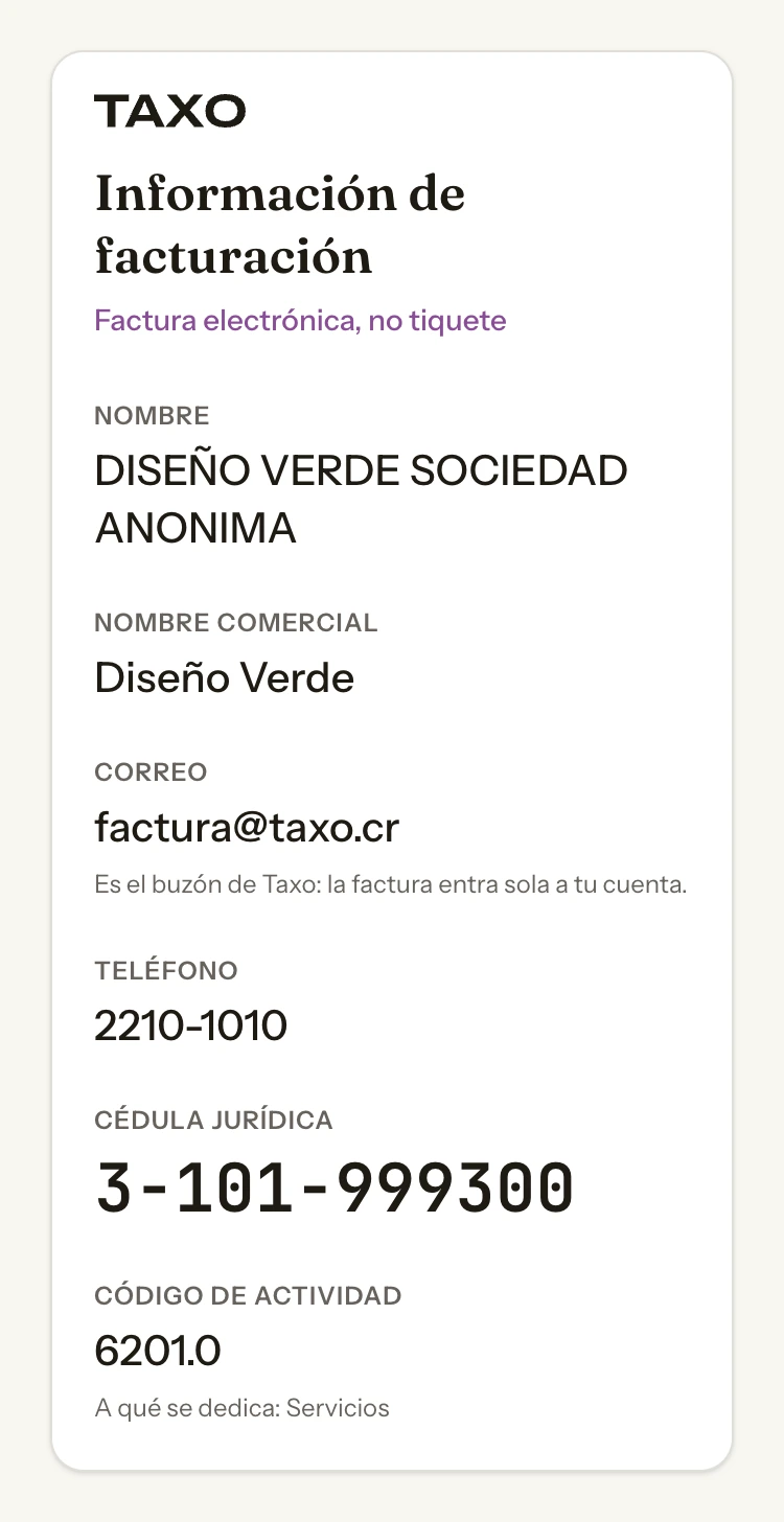 La ficha Información de facturación en el teléfono: el aviso «Factura electrónica, no tiquete» y debajo el nombre, el correo del buzón, el teléfono y la cédula jurídica en letra grande.